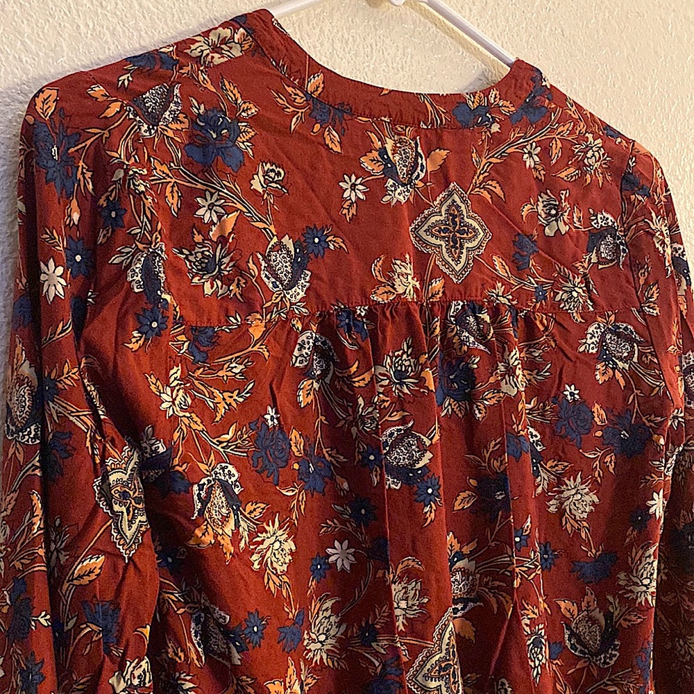 Lucky Brand • Burgundy & Multi-Color Floral Print Button Down Shirt ♥️ - Picture 6 of 10